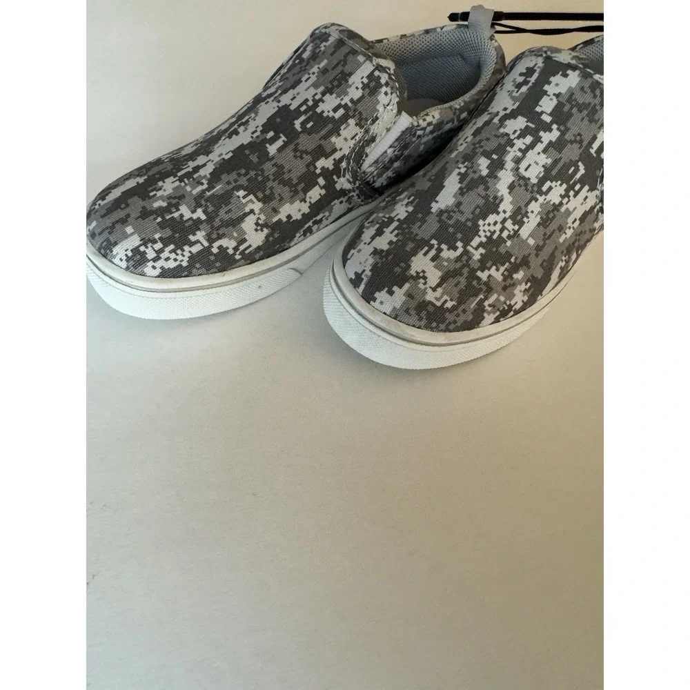 Wonder Nation Kids Size 11 Gray Camo Slip On Shoes Memory Foam NWT